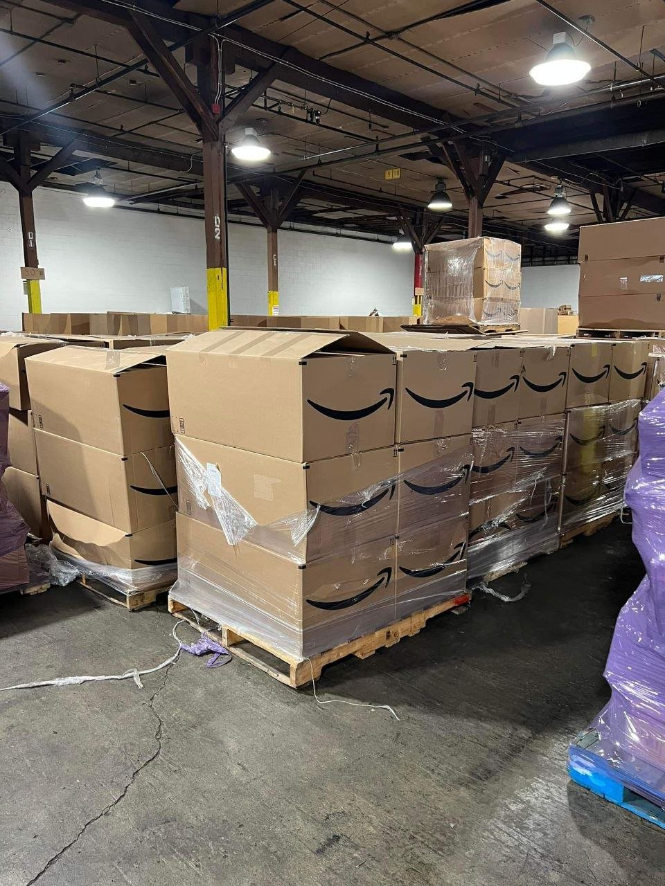 Amazon coffin box pallets - Bulk Liquidation Sales